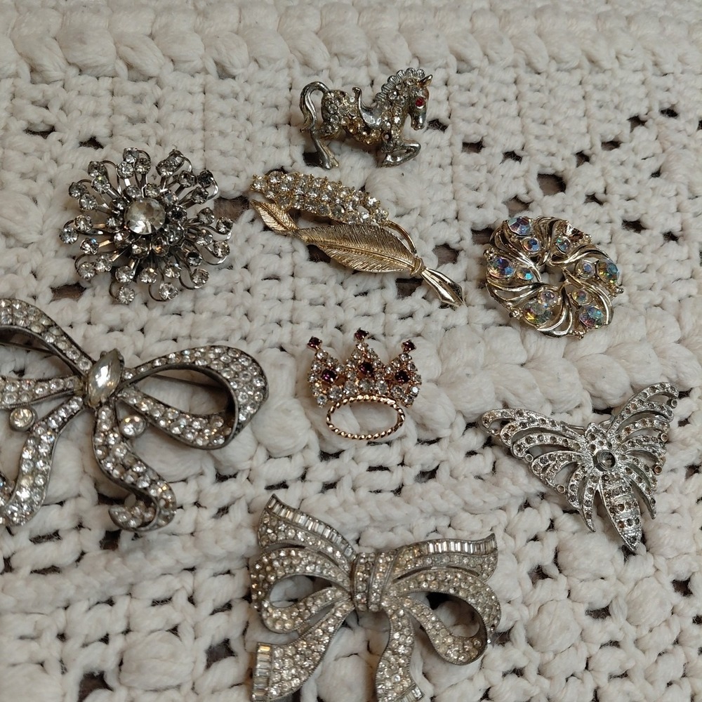 Lot 8 Vintage Rhinestone Brooches Assorted Mid-Century Costume Artist Crafting